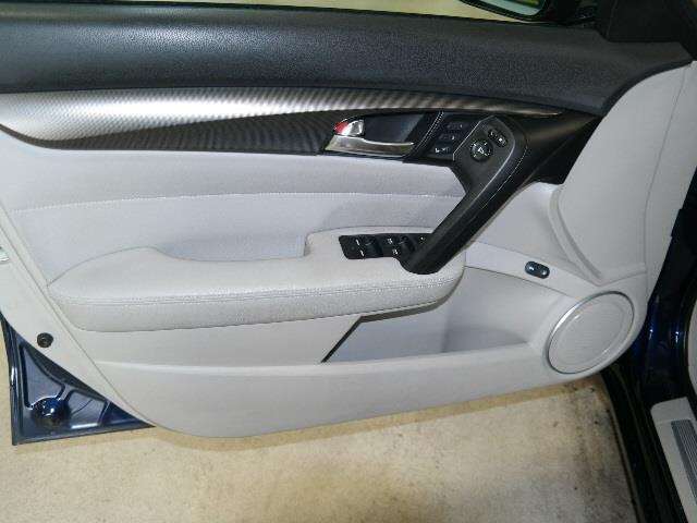 2017 Volkswagen Passat 1.8T R-Line 4dr Sedan